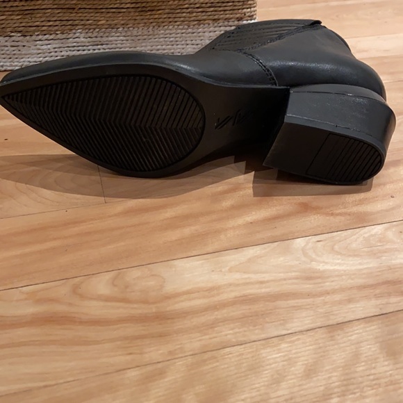 Naya unique vintage heeled ankle boots NWOT - Picture 4 of 5